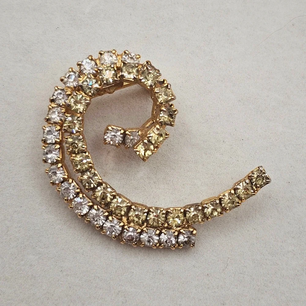 Rhinestone Swirl Brooch Gold Tone Clear Yellow/Lt Green Spiral‎ 1.5